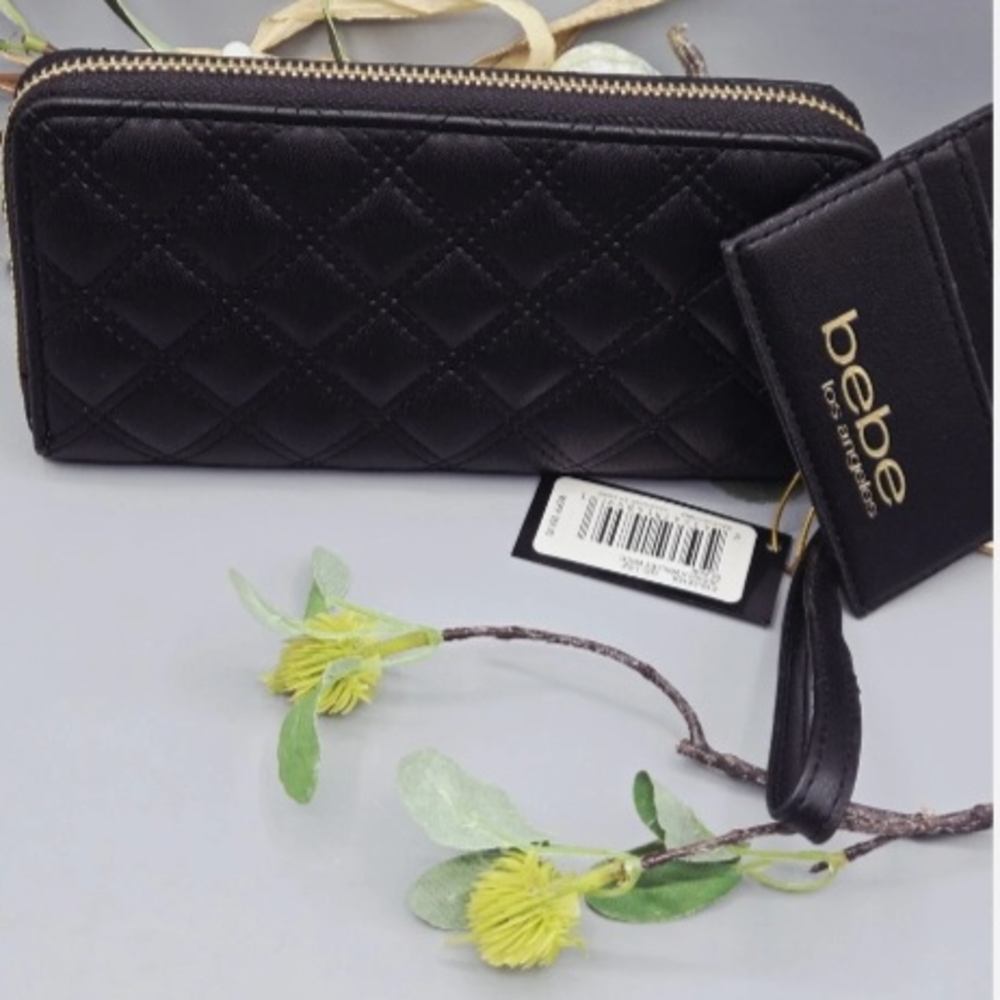Bebe Quilted BLK Clutch/Wrislet/ Leather Wallet W Card Case Keychain NEW NWT - Picture 2 of 7